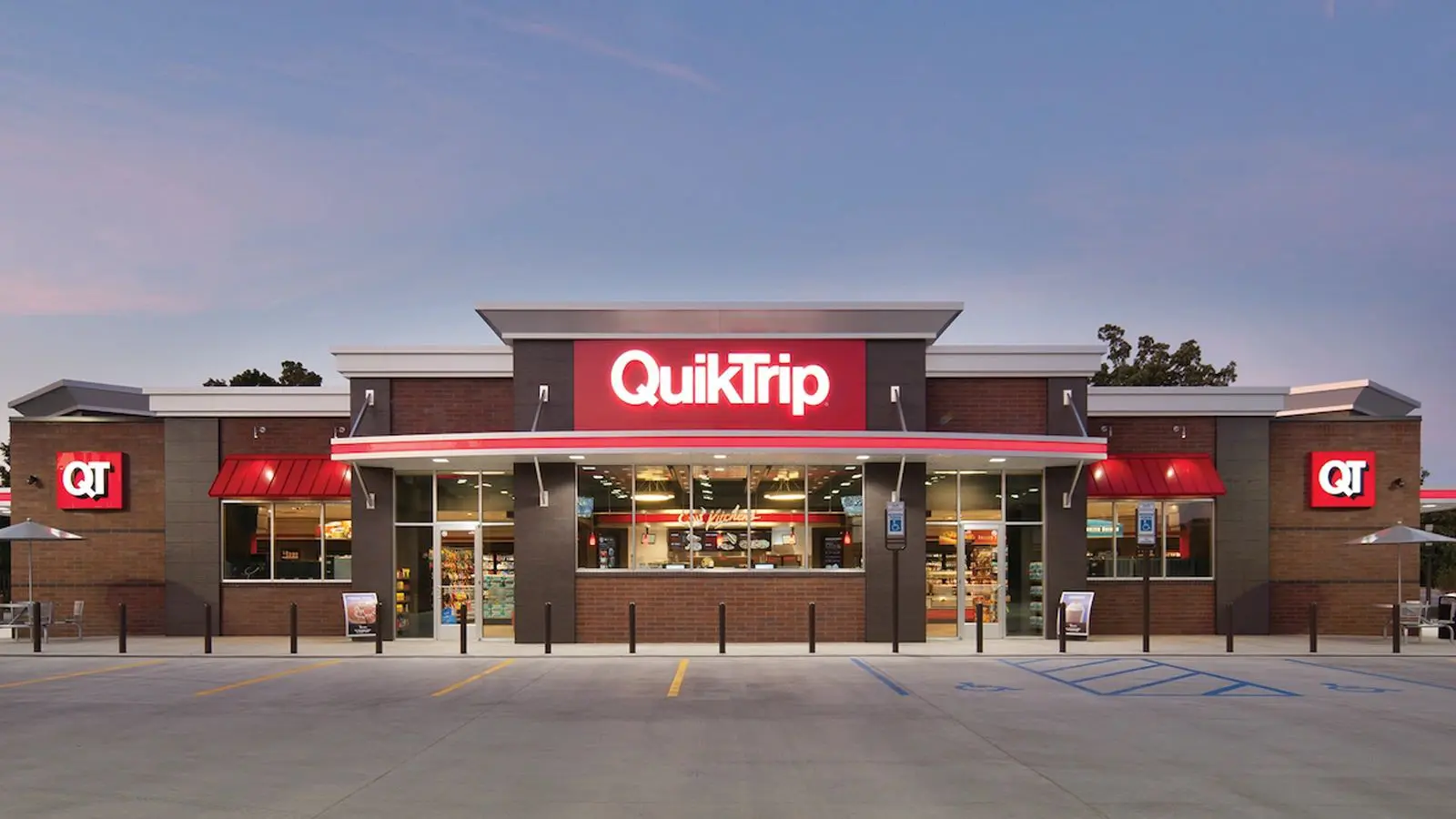 Building façade of a QuikTrip convenience store branch